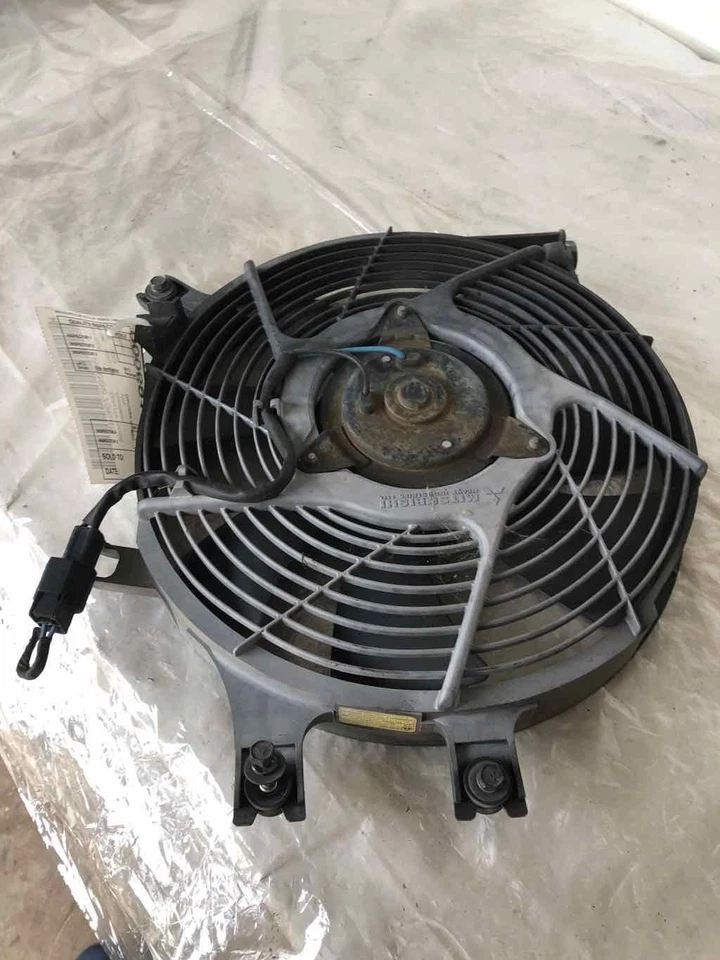 1998-2004 MITSUBISHI MONTERO SPORT A/C Cooling Motor Condenser Fan Assembly - Image 4 of 4