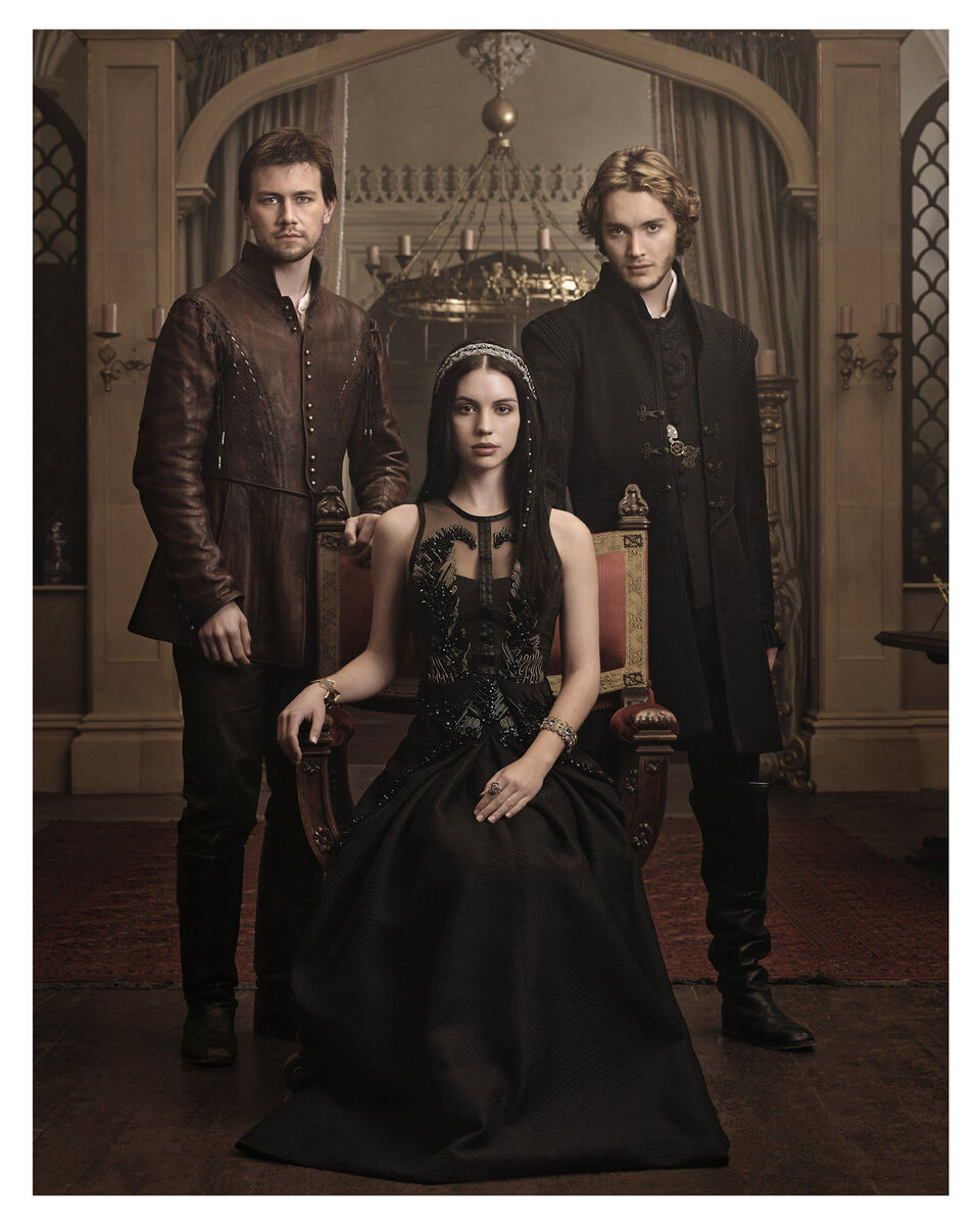 REIGN--- Cast (Adelaide Kane & Toby Regbo) 8x10 Photo -b