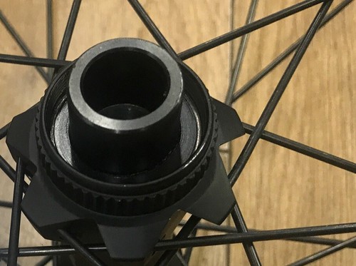 DT Swiss E1900 29 Center lock Front Wheel - Picture 4 of 4