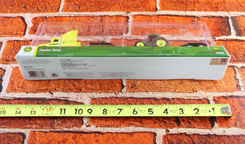 TOMY John Deere Semi Hauler Truck Tractor Yellow Diecast 1:64 Scale SEALED - Image 4 of 4