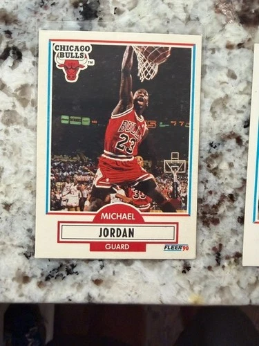 1990-91 FLEER NBA BASKETBALL CARD CHICAGO BULLS MICHAEL JORDAN #26