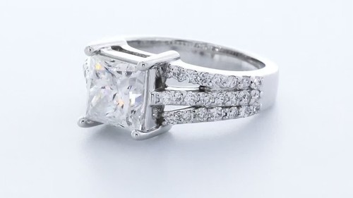 2.9CT LAB-CREATED DIAMOND D/VVS1 PRINCESS CUT 14K GOLD GRADUATE BAND ACCENT RING - Video 1 of 1