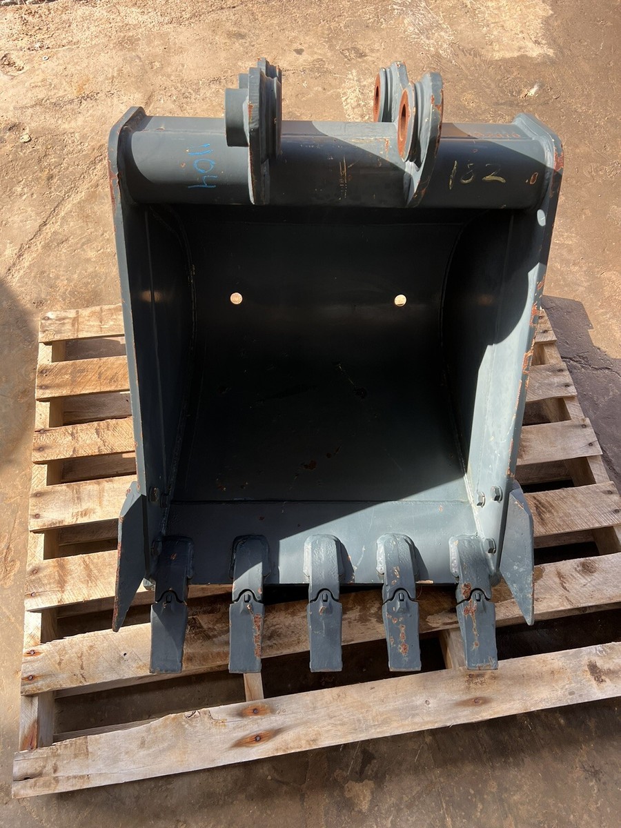 VENTURE DAZECHESTNUT 26センチ New 26” Excavator, Backhoe, Bucket. 45mm. Pins. Hitachi