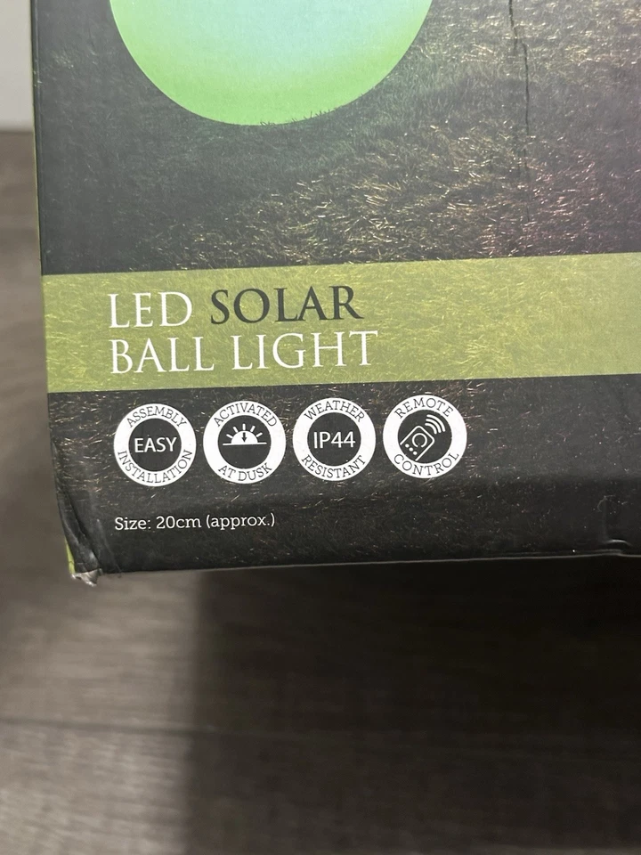 Luz de bola solar LED LightWare Foto 3 de 4