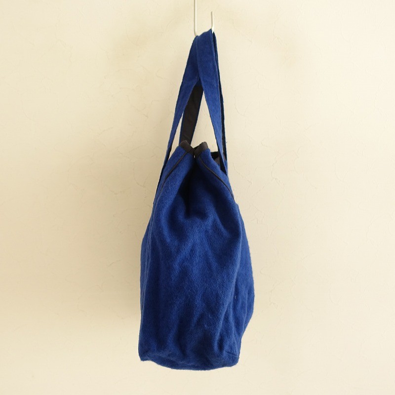 バッグ KHADI & CO bag wool Khadi And Co Wool Felt Hand Embroidery Round Bag Tote Black
