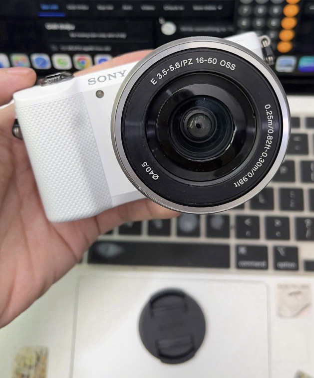 SONY α5000 Digital Camera silver Body Kit w/ E PZ16-50㎜ F3