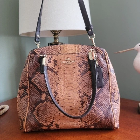 蔻驰 Minetta Python 压花棕褐色皮革挎包斜挎包 #F35271 — 第 2/4 张图片