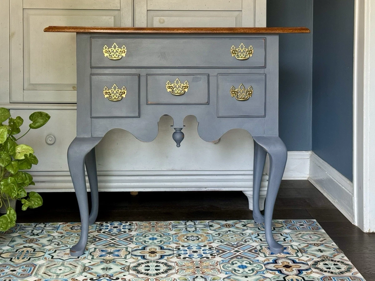 【名品】送料込み Thomasville ファニチャー キャビネット Thomasville Curved Silver Wood Shelf – Dejavu Consignment Furniture