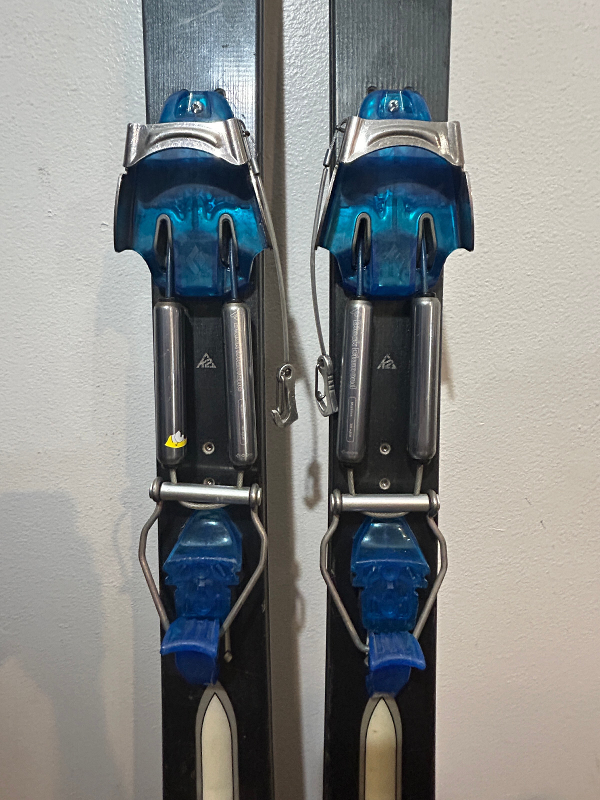 Black Diamond O1 Telemark Bindings MidStiff MidStiff Barrels in Blue