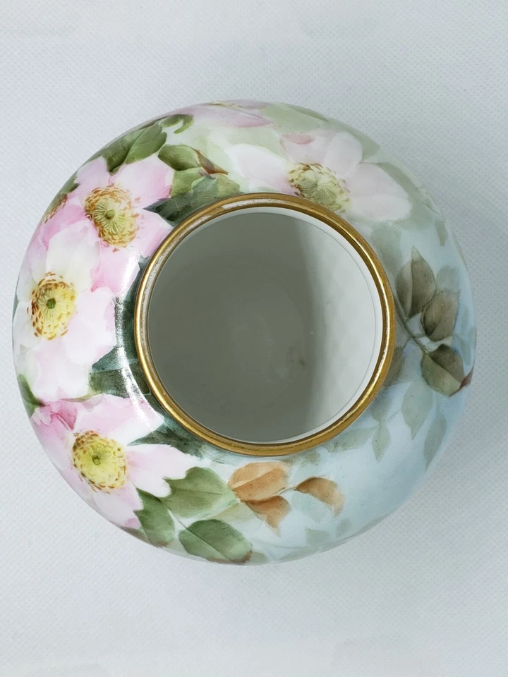 Jarrón floral rosa pintado a mano S. Sherratt firmado por artista Delinieres & Co 4" de alto Foto 4 de 4