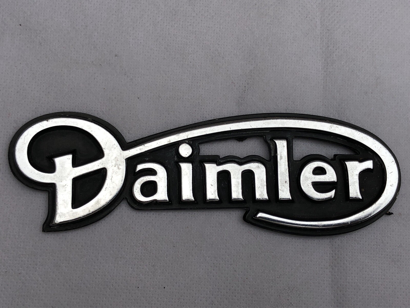 VINTAGE JAGUAR CAR BADGE eBay