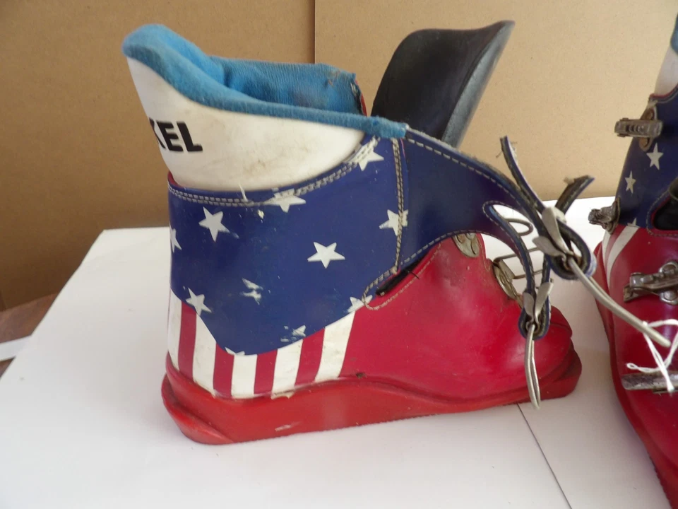 Vintage. Ancienne paire de Chaussures de Ski. HECKEL - Photo 2/3