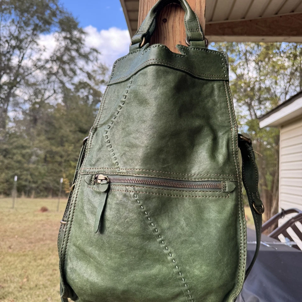 Bolso verde plegable de cuero italiano Lucky Brand Abbey Foto 2 de 4