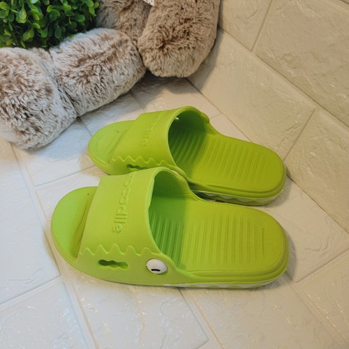 Kids Indoor Slippers Boys Girls Slide Sandals, Soft Green Size 11 - Bild 1 von 3