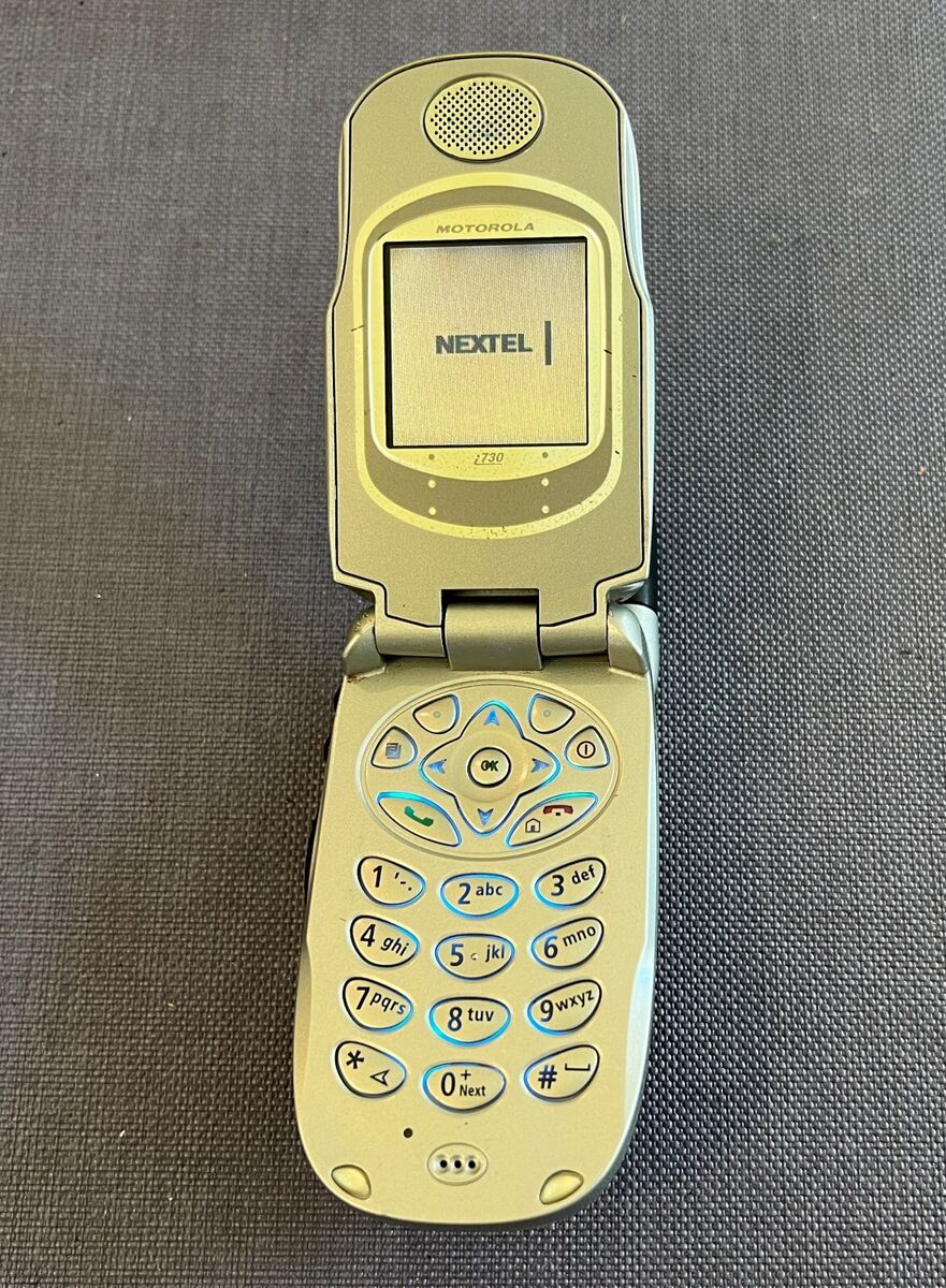 COLLECTIBLE Motorola i730 Nextel Flip Phone & Walkie Talkie COLLECTIBLE Motorola i730 Nextel Flip Phone & Walkie Talkie
