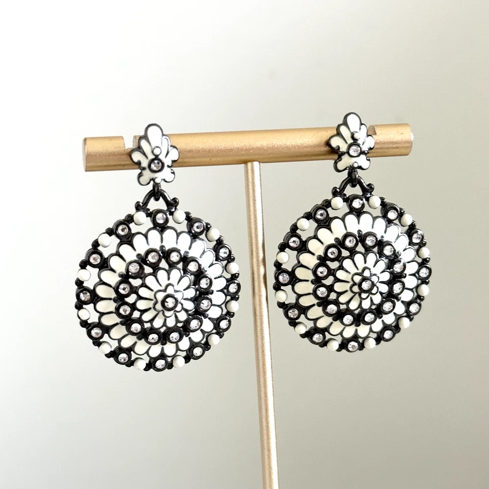 Vintage Joan Rivers White Enamel Flower Clear Rhinestone Round Disc Earrings - Image 3 of 4