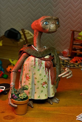 NECA E.T. - 40° ANNIVERSARIO DRESS UP ET - ULTIMATE ACTION FIGURE - NUOVO/OVP - Imagen 8 de 10