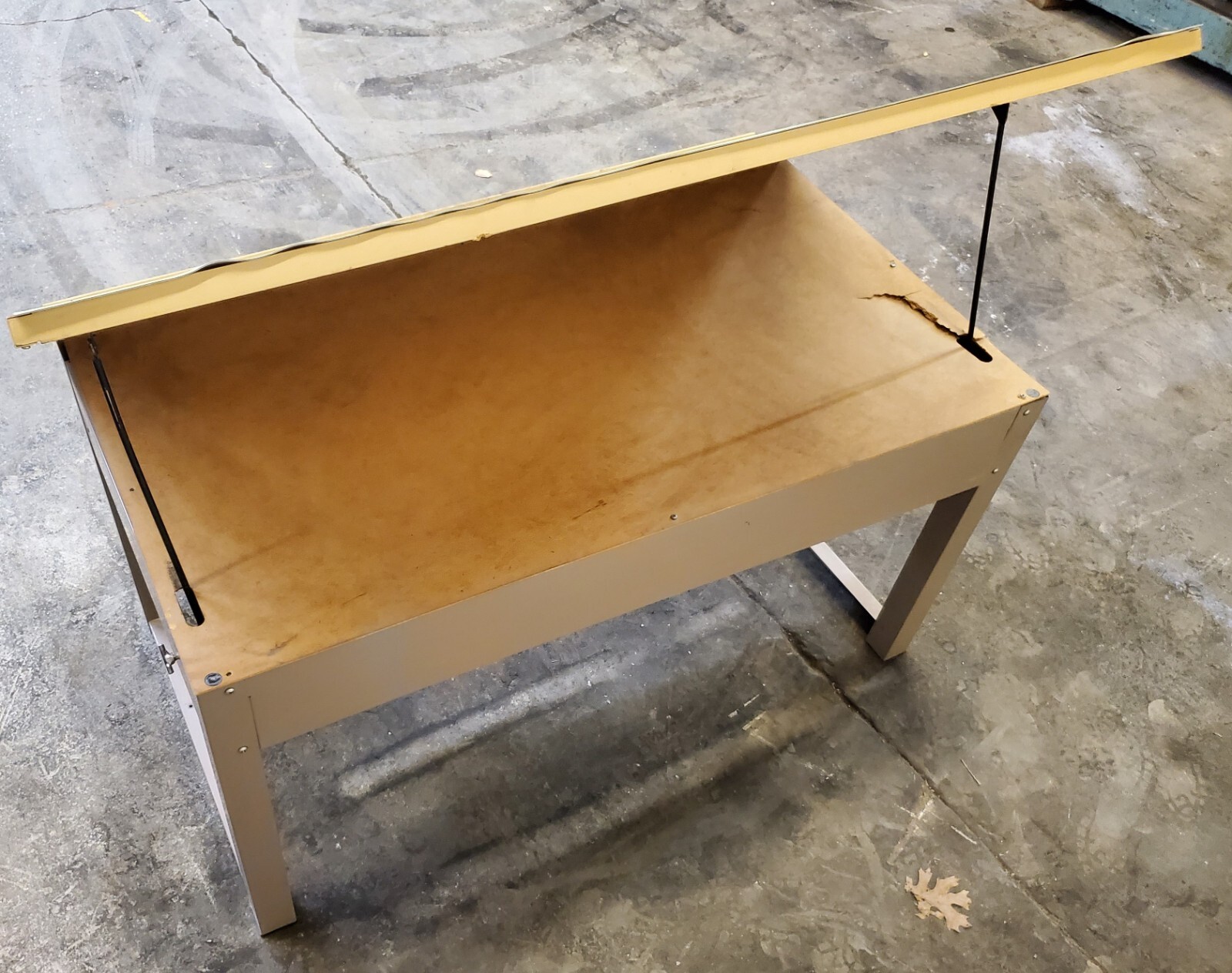 HAMILTON INDUSTRIES INC 33J2 ADJUSTABLE TILT DRAFTING TABLE DESK 38" X