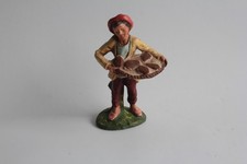 Figurine vintage Composition garçon portant un panier Italie (64044)
