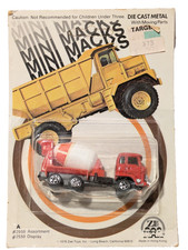 Vintage 1976 Zee Toys MINI MACKS, BETONIERA rossa, scheda non perforata, NUOVO/MOC