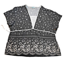 Scrub Elements Scrub Top, XL, Black with White Print and Trim