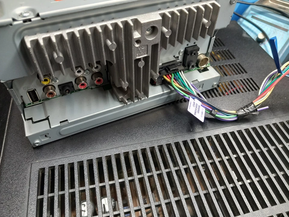 pioneer avh-290bt 2 din autoradio cd bluethoot senza accessori ne cavi - Immagine 3 di 4