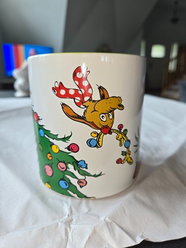 The Grinch Coffee Mug Cup 2023 16 oz Dishwasher/Microwave Safe Ceramic Bioworld - Picture 2 of 5