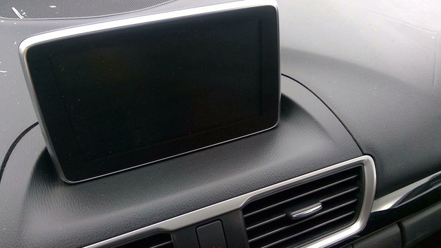 Монитор mazda 3