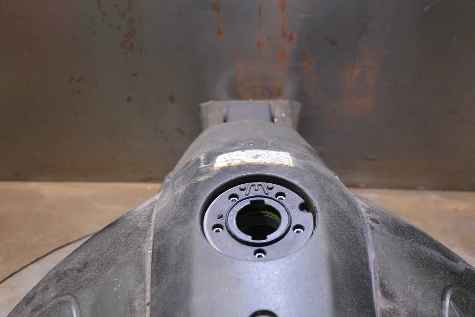 11-14 Aprilia Dorsoduro 1200 Gas Fuel Tank - Image 3 of 4