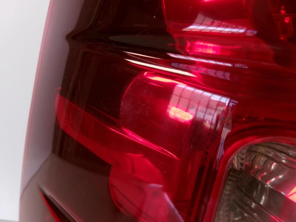 Luz trasera izquierda para conductor Chevrolet Tahoe Suburban 1500 2500 2007-2014 Foto 2 de 4