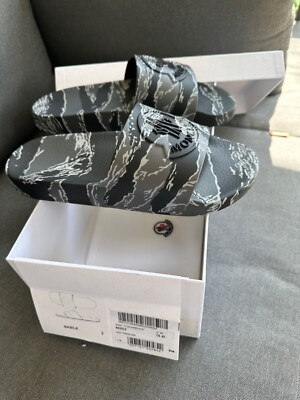 Moncler Damen Badelatschen Gr.40 Neu mit Karton