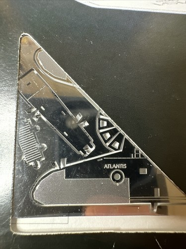 Fascinations Metall Erde SPACE SHUTTLE ATLANTIS 3D Modellbausatz zum Selbermachen - Bild 2 von 4