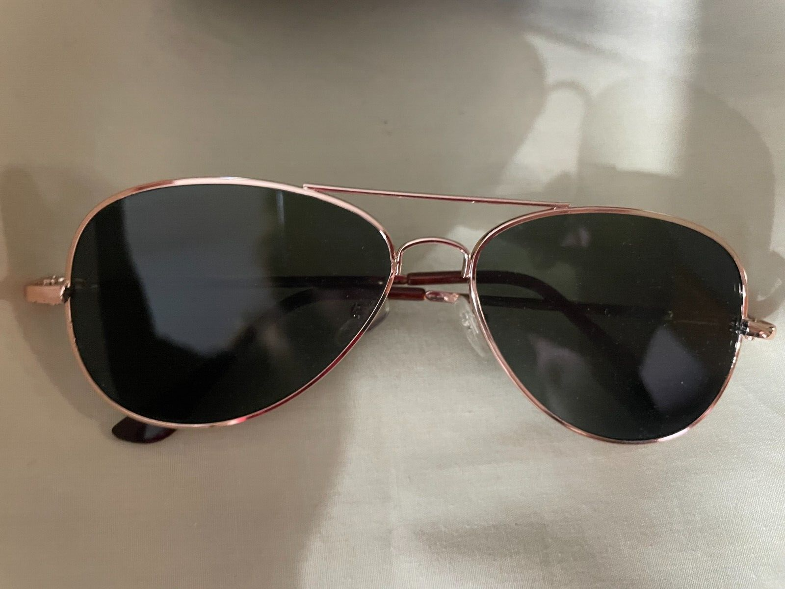 AVIATOR SUNGLASSES WITH MIRROR LENS GOLD FRAME-image