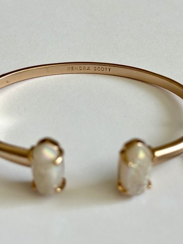 🆕 Kendra Scott Rose Gold Cuff Bracelet with Iridescent White Druzy Stones - Picture 2 of 3