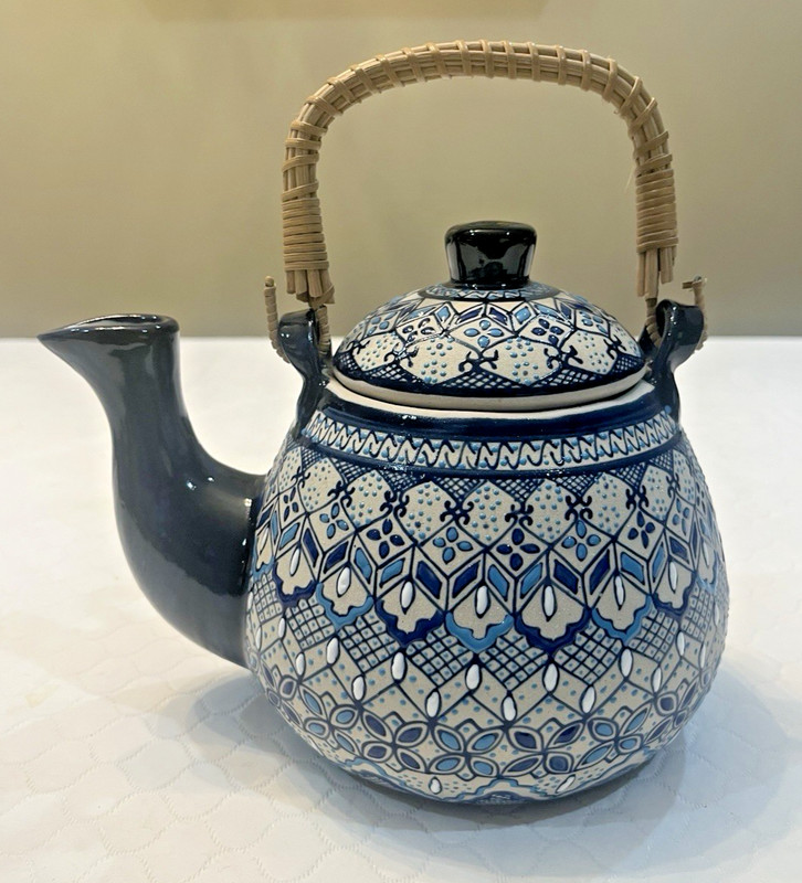 NEW TEAPOT LARGE MEXICAN CLAY POTTERY HAND MADE HAND DECORATED 7.5”*6.5”