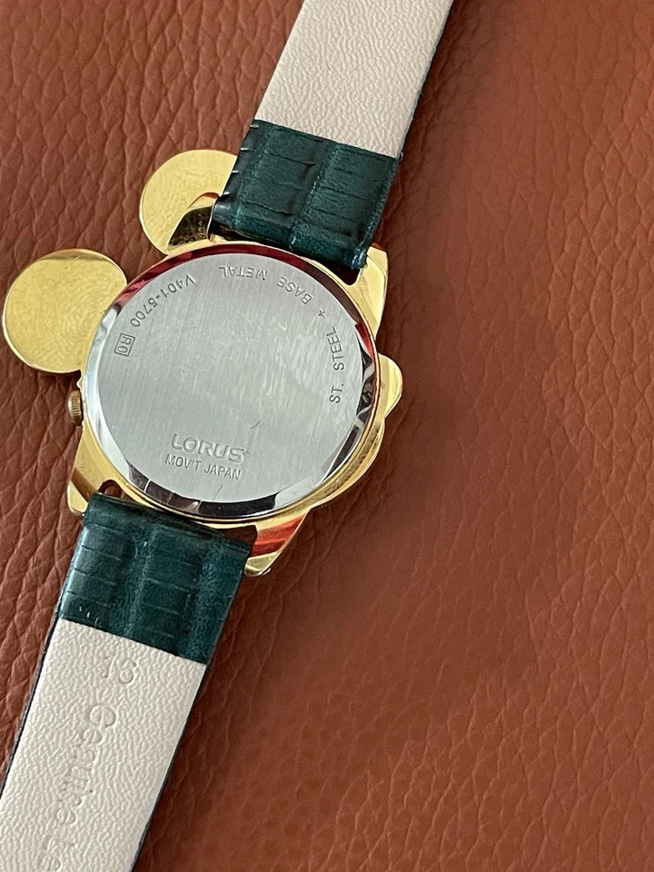 Reloj Lorus by Seiko Mickey Mouse década de 1990 RARO correa de cuero Foto 4 de 4