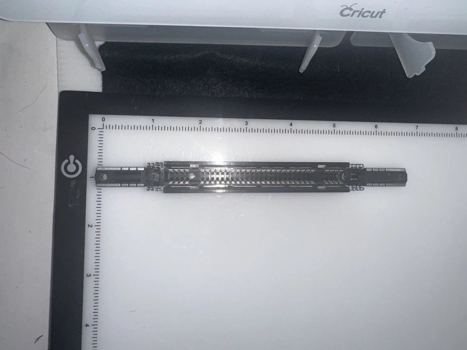 Original OEM Super Nintendo SNES 62 Pin Connector  - Image 2 of 4