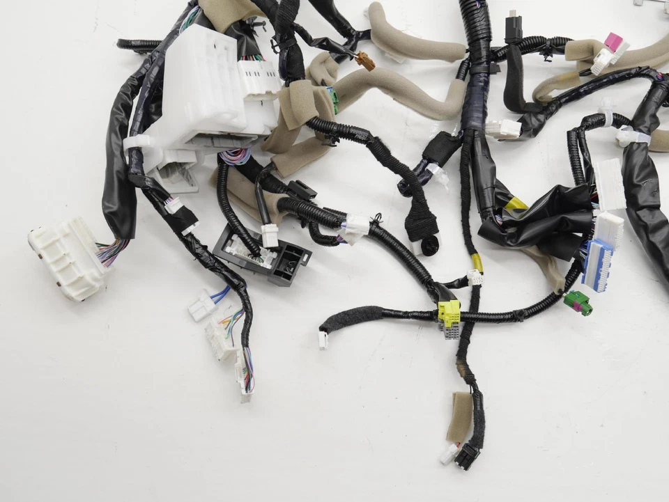 Arnés de cableado de panel de instrumentos Nissan Z Performance 2024 OEM Foto 3 de 4