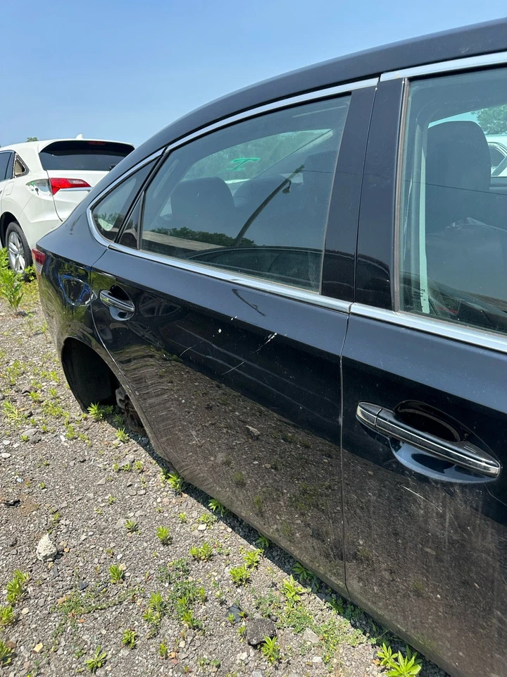 Used Rear Right Door Assembly Rear Side fits: 2013 Toyota Avalon electric window Foto 2 de 4