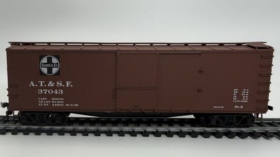 HO Accurail Santa Fe 40 Foot Double Sheath Boxcar 37043