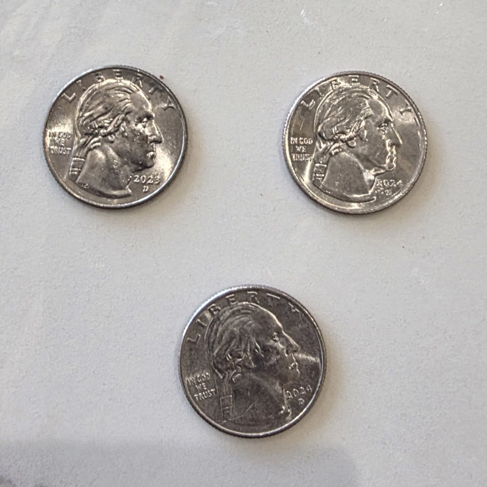 Lote de 3 EE. UU. sin certificación Cuartos de galón “IN COD WE TRUST” Error Apariencia 2023-2024 Foto 2 de 4