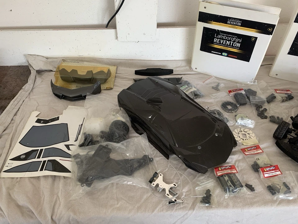 Lamborghini Reventon Con Telecomando - Immagine 2 di 4