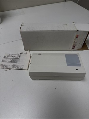 DETECTION SYSTEMS DS PIR PASSIVE INFRARED INTRUSION Motion DETECTOR 9V DS984