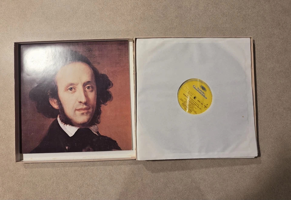 Felix Mendelssohn Bartholdy 5 Symphonies Karajan Berlin Orchestra Set of 4 LPs - Image 2 of 4