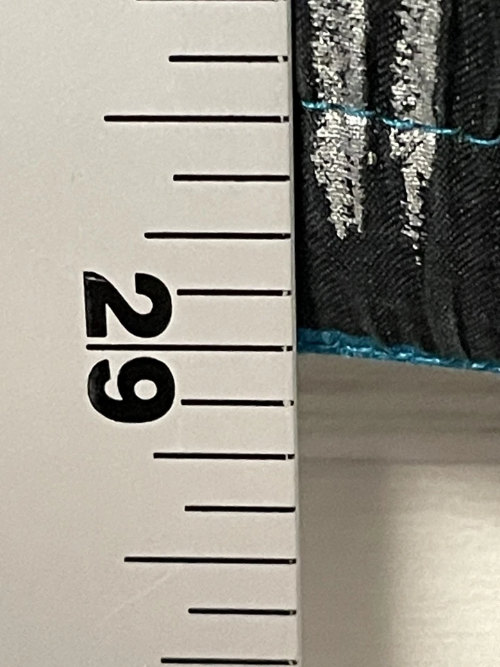 Jaqueta Cervelle Feminina 1X Preta Azul Seda Abstrata Acolchoada Botão para Cima Leve - Imagem 3 de 4