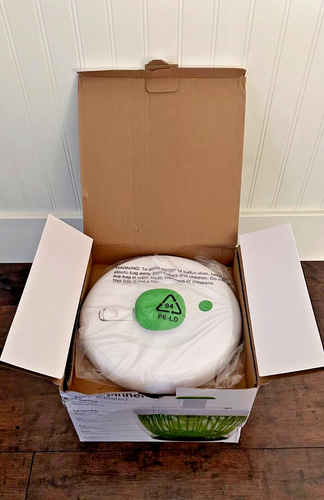 Farberware Pro Pump Salad Spinner with Bowl, Colander & Built in Draining System - Picture 3 of 3