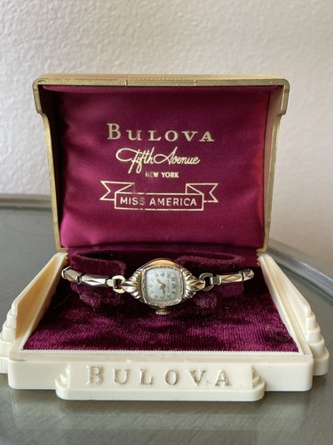 Orologio e Custodia Bulova Donna Art Déco Oro 10k ARROTOLATO Miss America 17 Gioielli - Foto 2 di 12