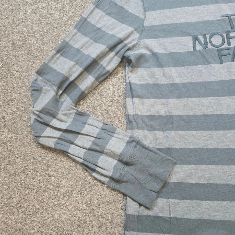 Top North Face para mujer gris medio a rayas bordado logotipo elástico básico informal Foto 4 de 4