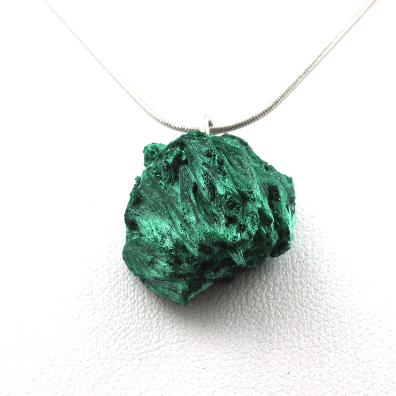 Collier Malachite brut Kipushi, pendentif en pierre de lithothérapie 34.78 ct