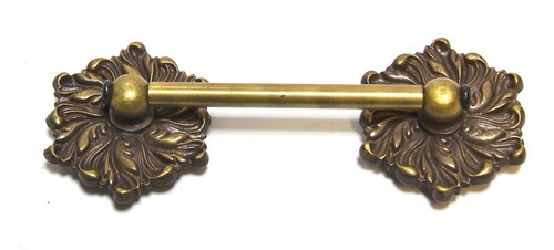 VINTAGE BRASS DECORATIVE DRAWER PULLS